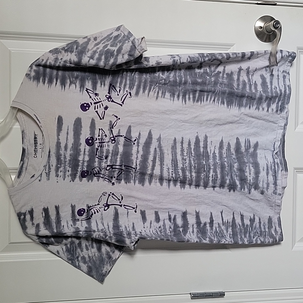 Chemistry Dancing Skelton Tshirt